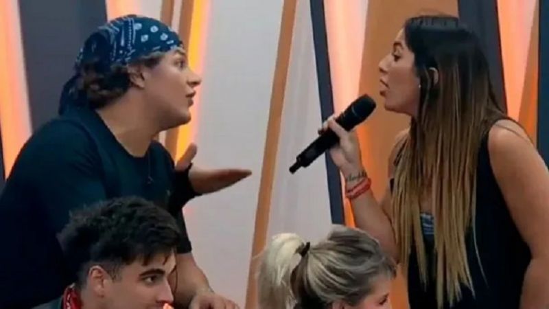 Emma Vich se lanzó como cantante con un palito a Cata de Gran Hermano
